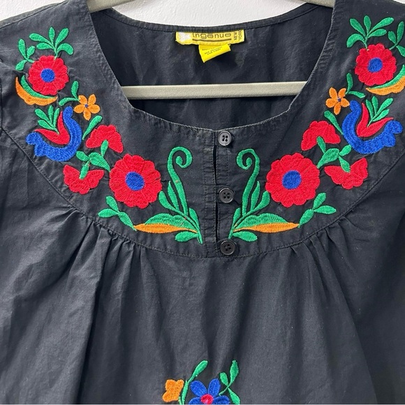 Ingenue New York Black Embroidered Floral Peasant Top Size M - Picture 2 of 7